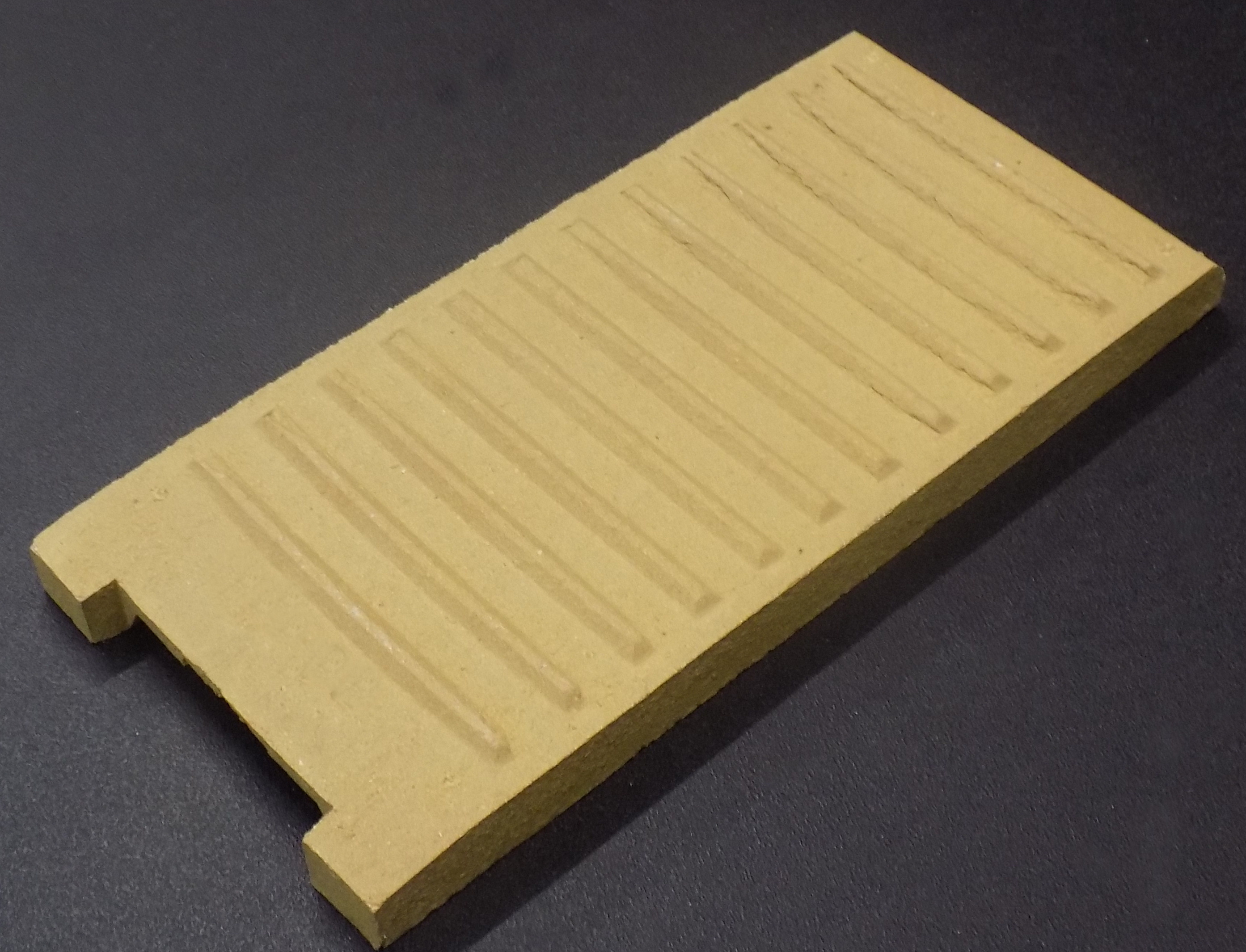 Leda Rubin K18 pietra laterale a destra in basso Leda Rubin K18 pietra laterale a destra in basso