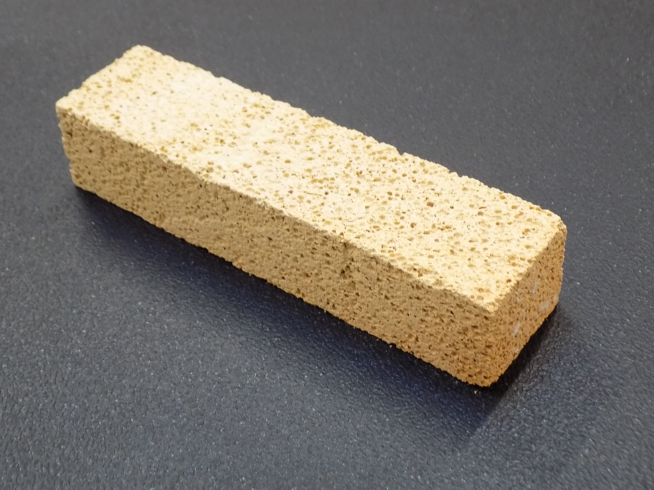 Eurotherm Dresden bundsten foran venstre A Eurotherm Dresden bundsten foran venstre A