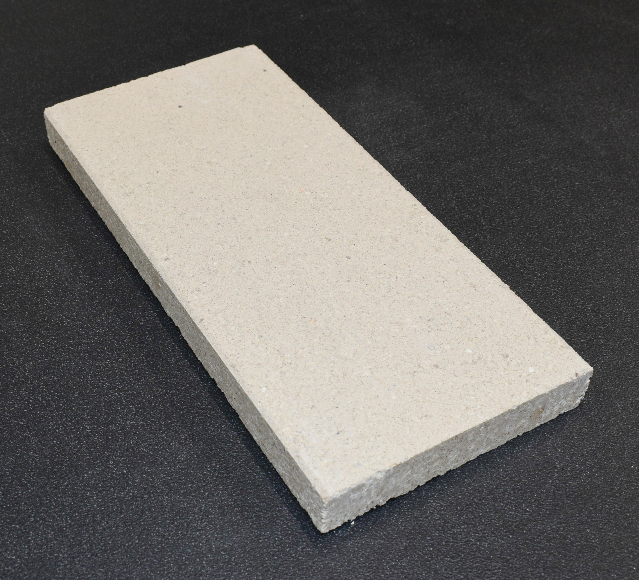 Wodtke Mondo Achterste muur steen rechts