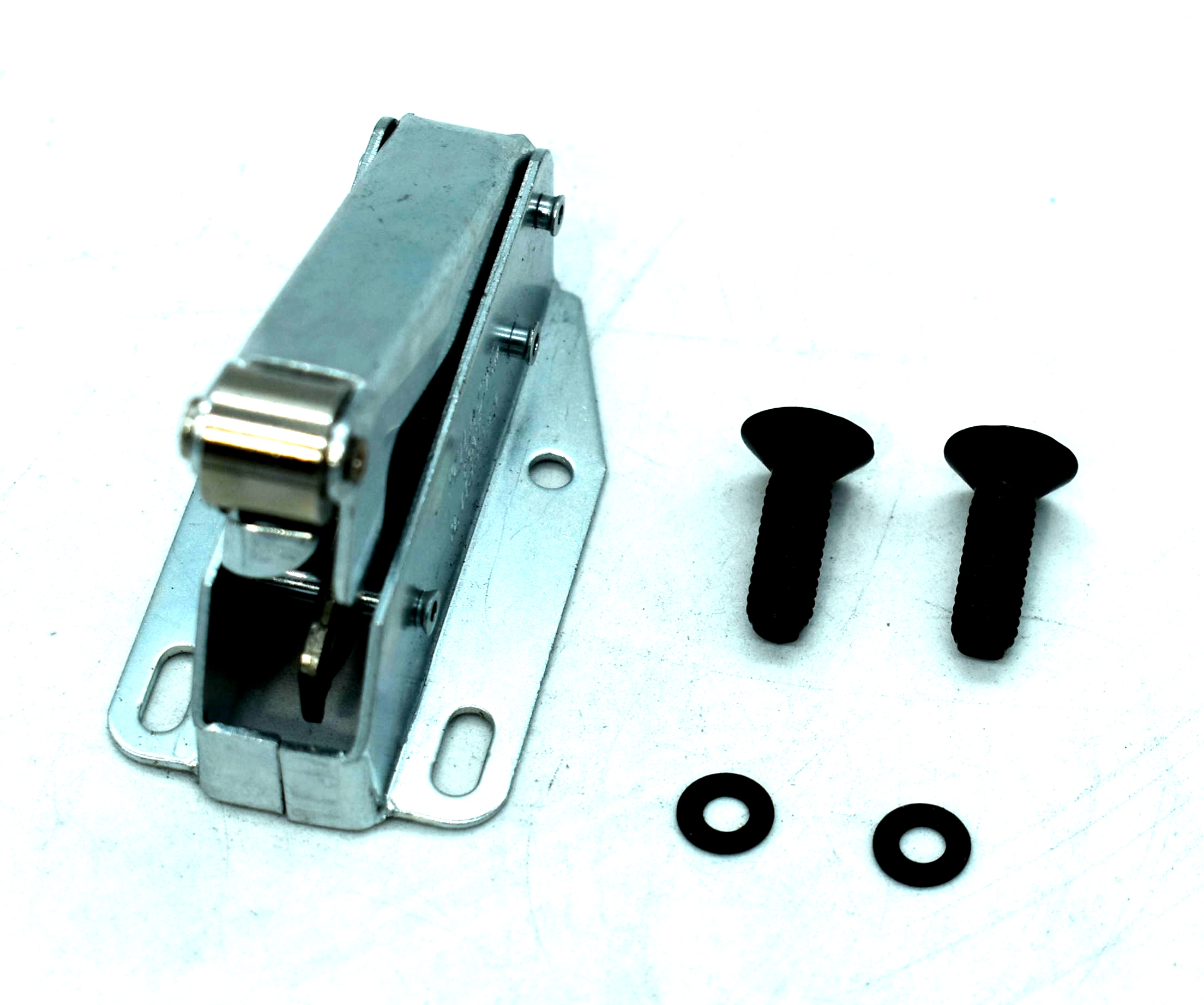 Romotop Lugo N BF blokada na dole drzwi komory paleniskowej Romotop Lugo N BF blokada na dole drzwi komory paleniskowej