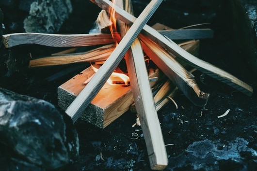 Tipps und Tricks: Den Kaminofen anzünden und dauerhaft heizen