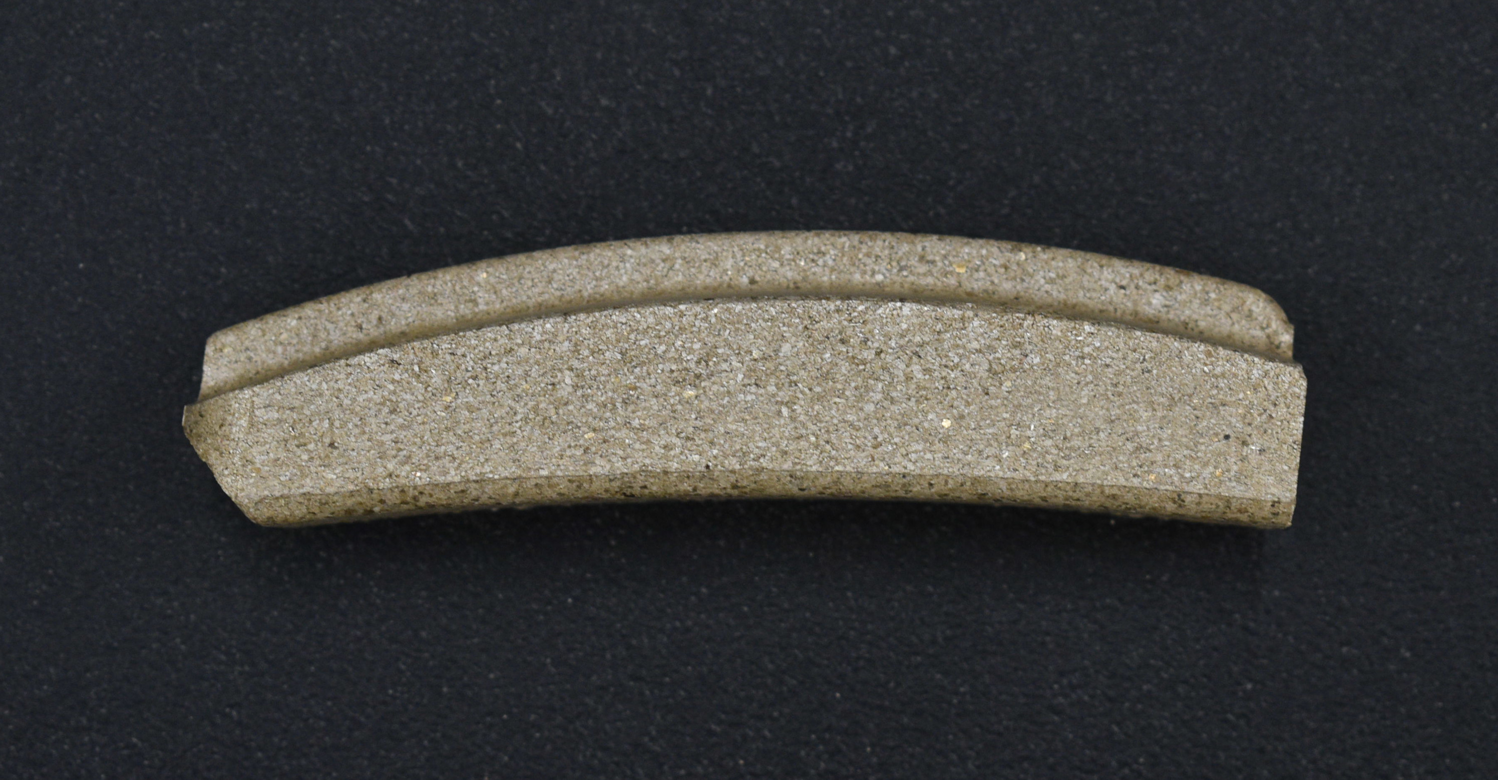 Aduro 17 pierre latérale gauche