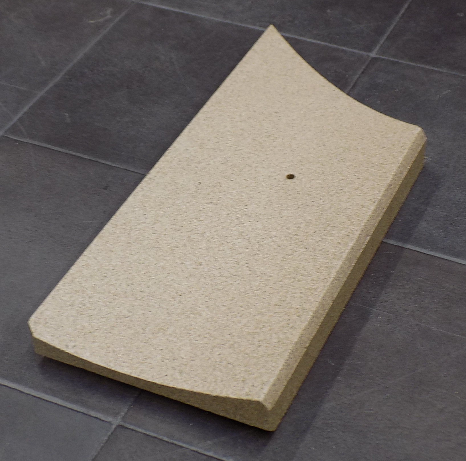 Jydepejsen Elegance pierre latérale gauche Jydepejsen Elegance pierre latérale gauche