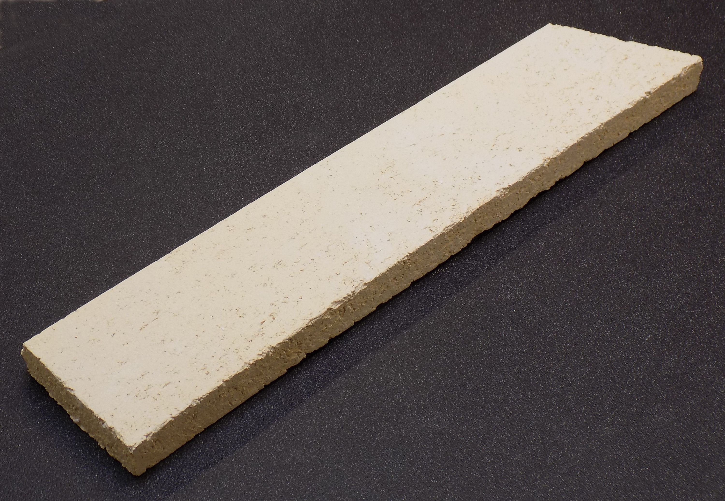 Novaline Arena XT cegła boczna z prawej strony z przodu A