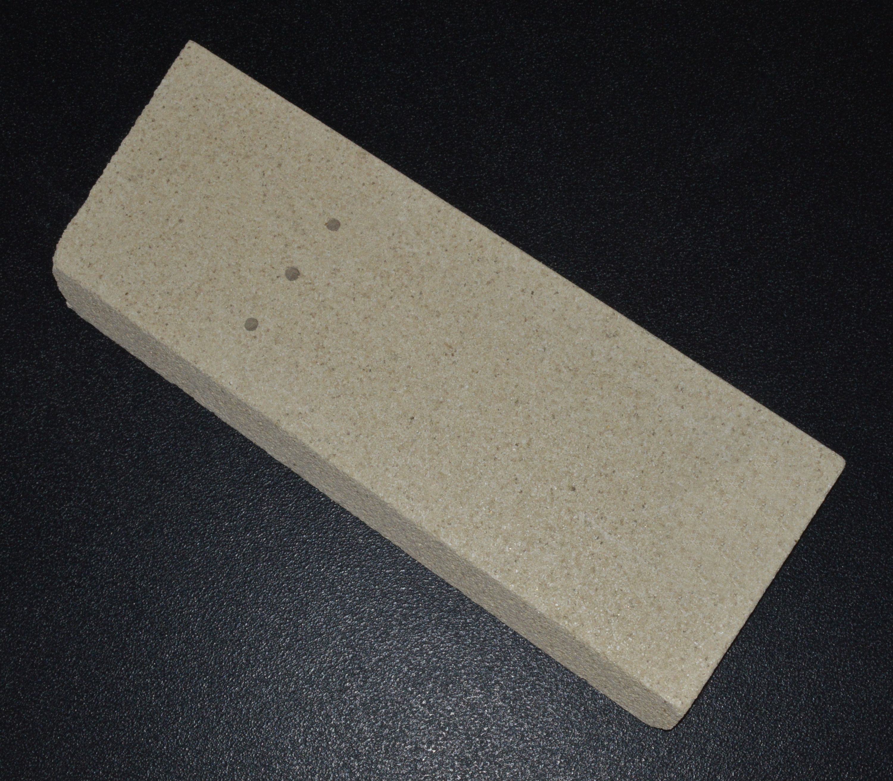 Justus Mino bagsten højre A Justus Mino bagsten højre A