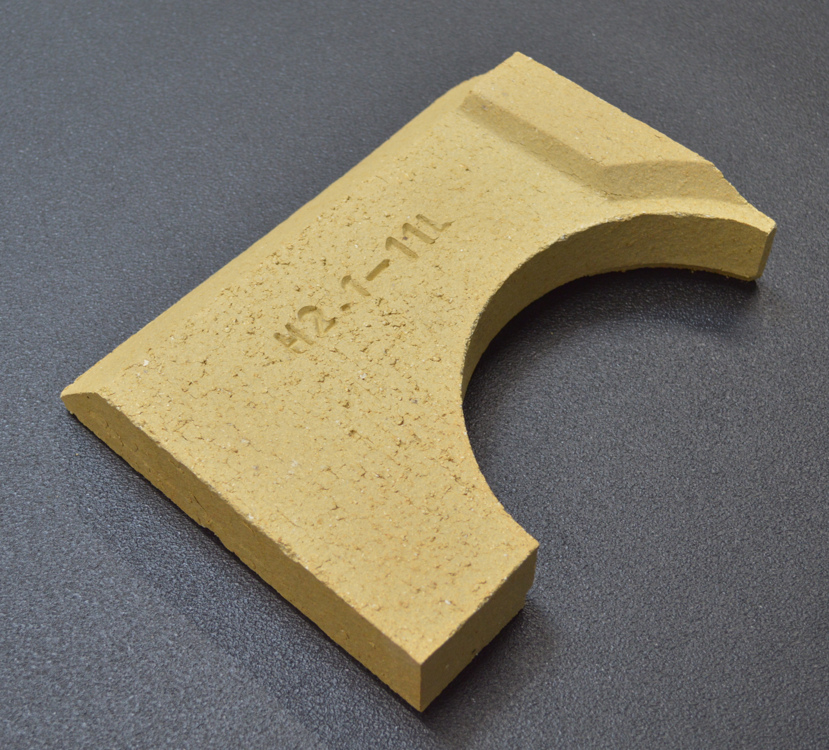 Leda Brinell H3 pierre de plaque arrière haut gauche A