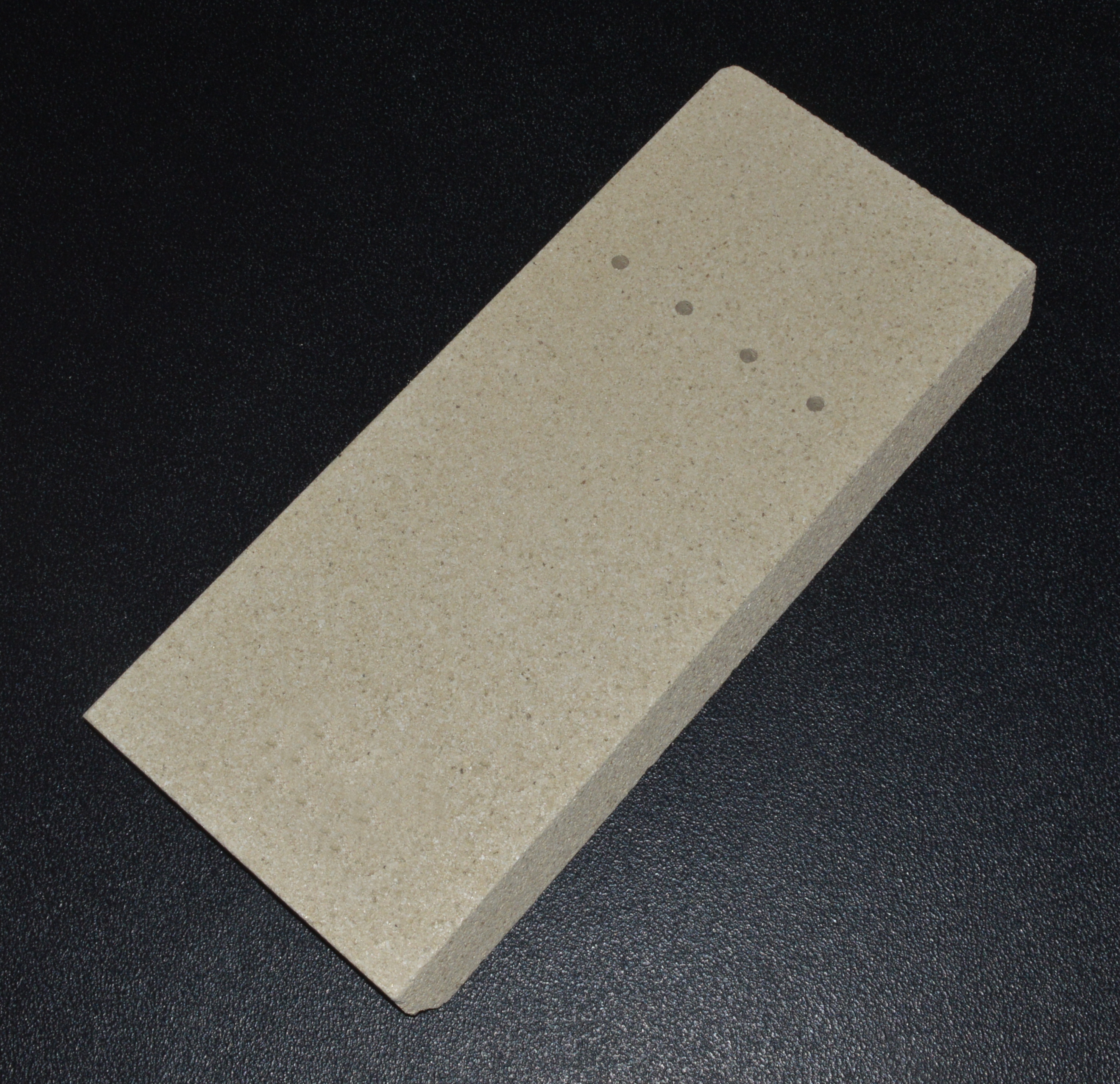 Justus Mino bagsten midten A Justus Mino bagsten midten A